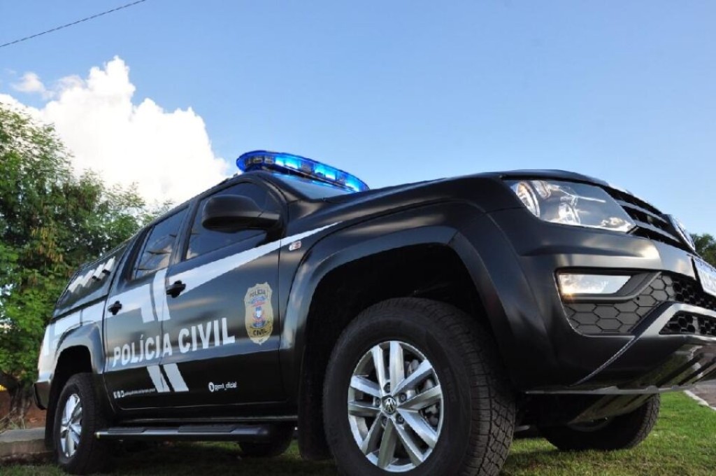 Polícia Civil prende três adultos e apreende dois menores por roubo a loja de celulares em Várzea Grande